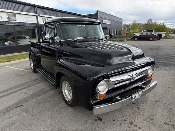 Ford F-100 3 of 18
