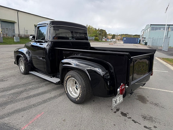 Ford F-100 9 of 18