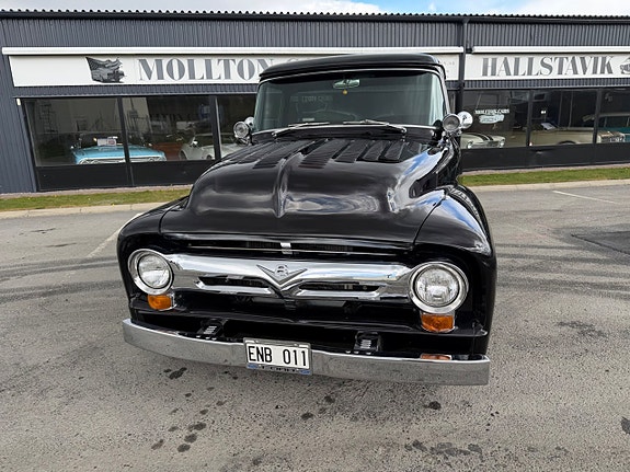 Ford F-100 2 of 18