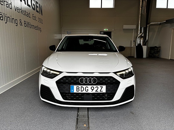 Audi A1 2 of 5