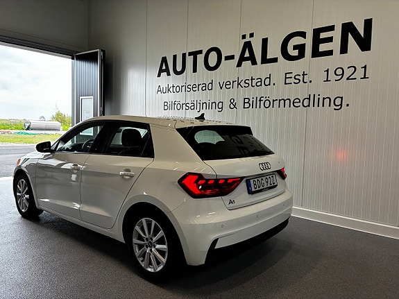 Audi A1 4 of 5