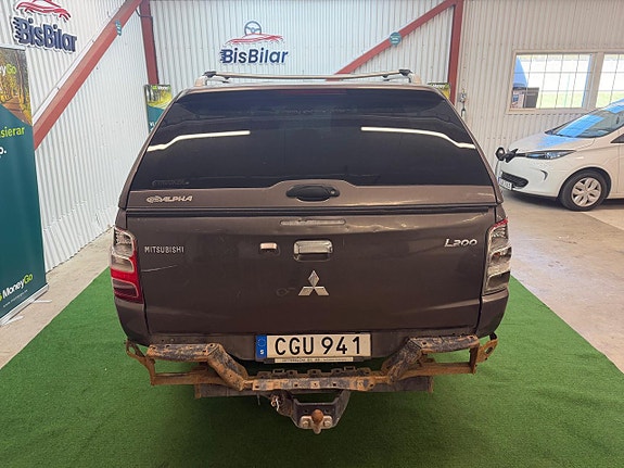 Mitsubishi L200 8 of 16
