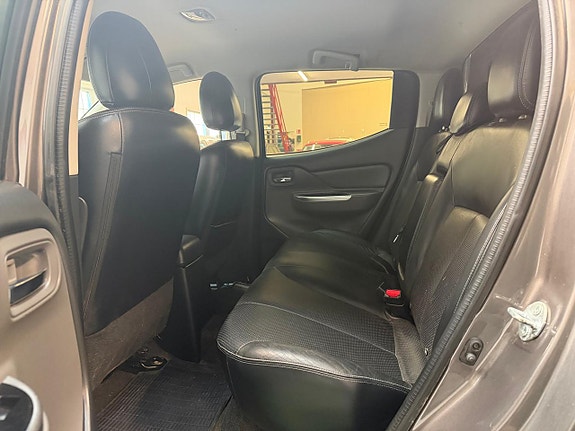 Mitsubishi L200 15 of 16
