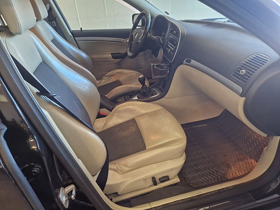 Saab 9-3 11 of 17