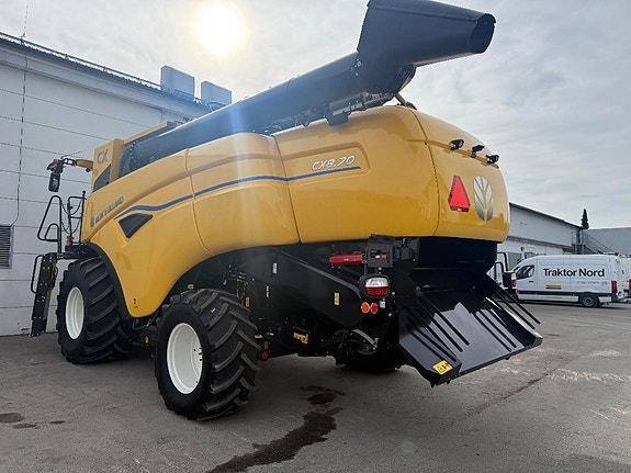 New Holland CX 8.70 med 25” fot Varifeedbord 3 of 3