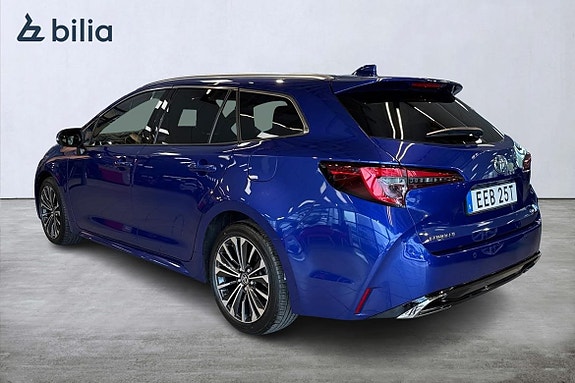 Toyota Corolla 3 of 5