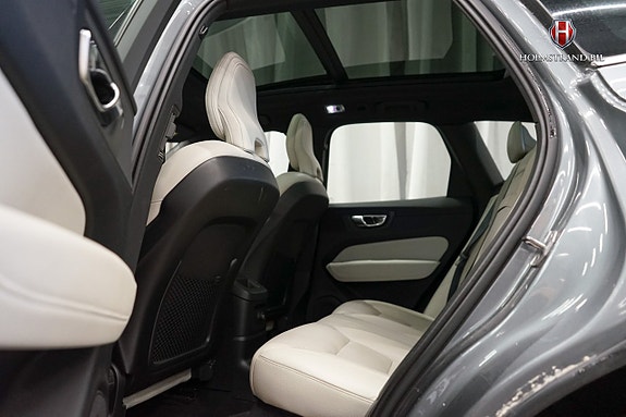 Volvo XC60 12 of 27