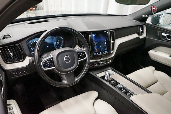 Volvo XC60 9 of 27