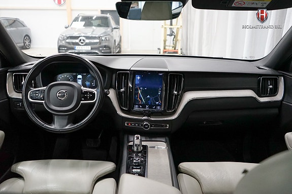 Volvo XC60 14 of 27