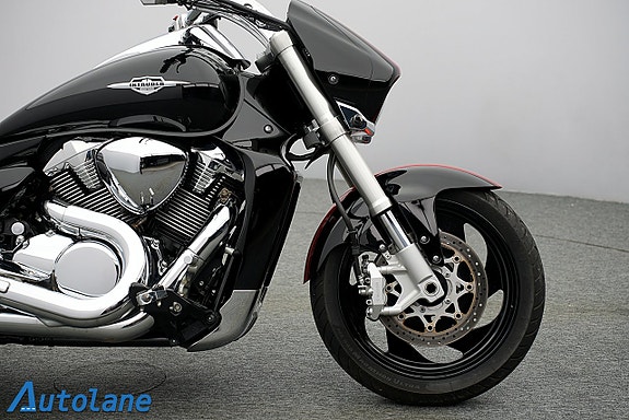 Suzuki VZR1800 Intruder *Nyservad 12 of 26
