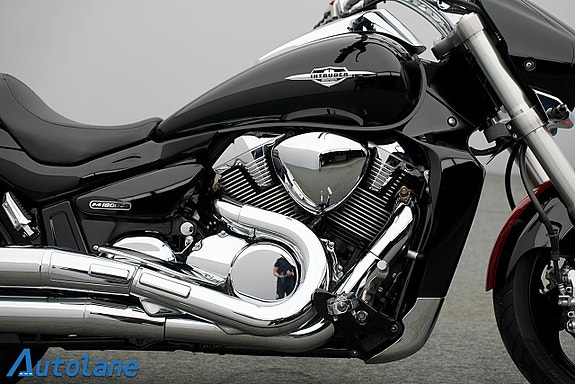 Suzuki VZR1800 Intruder *Nyservad 11 of 26
