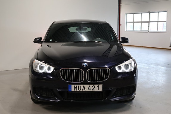 BMW 520d 2 of 5