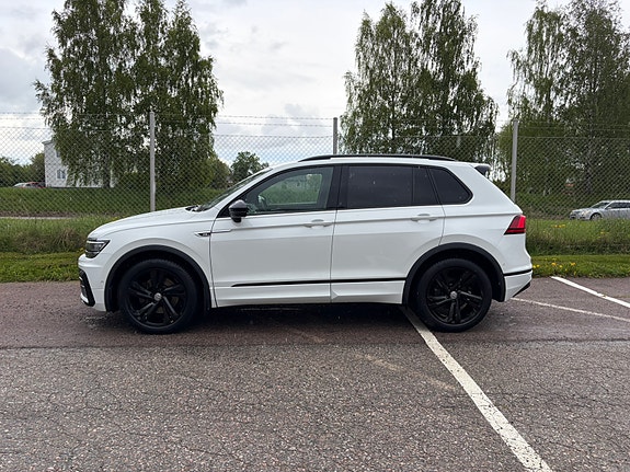 Volkswagen Tiguan 3 of 5