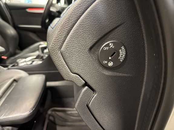 BMW 225xe 25 of 25