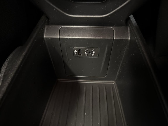 BMW 225xe 24 of 25