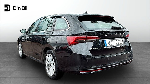 Skoda Octavia 3 of 5