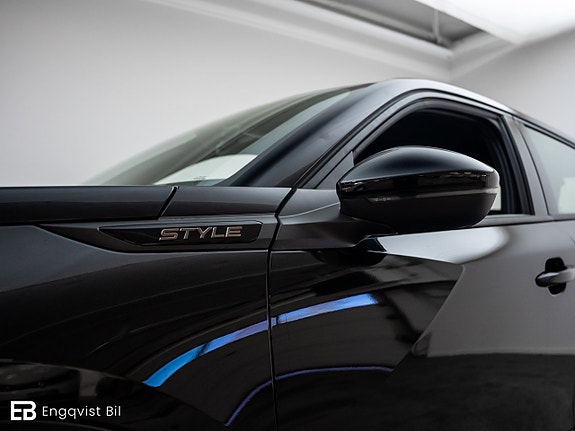 Peugeot 2008 7 of 30