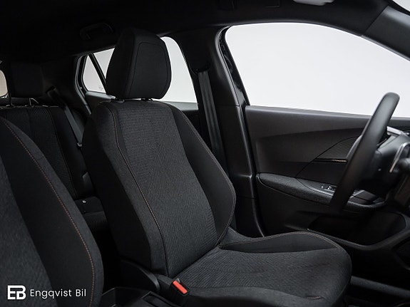 Peugeot 2008 27 of 30