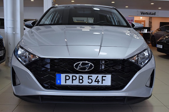 Hyundai i20 2 of 5