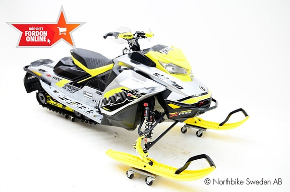 Ski-Doo MXZ XRS 850 2 of 10