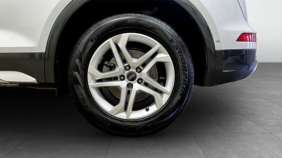 Audi Q5 6 of 25
