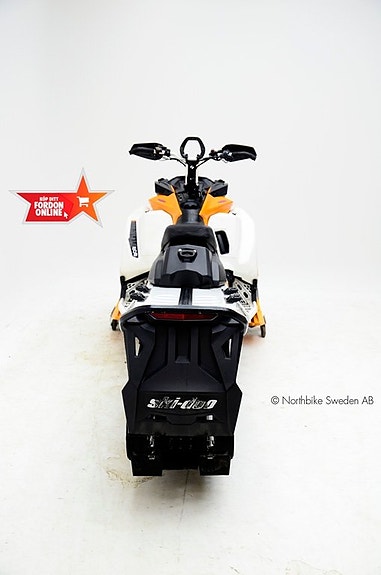 Ski-Doo Summit X 850 165" *Elstart 4 of 9