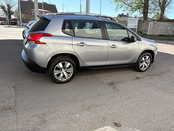 Peugeot 2008 4 of 5