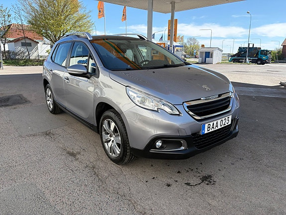 Peugeot 2008 2 of 5