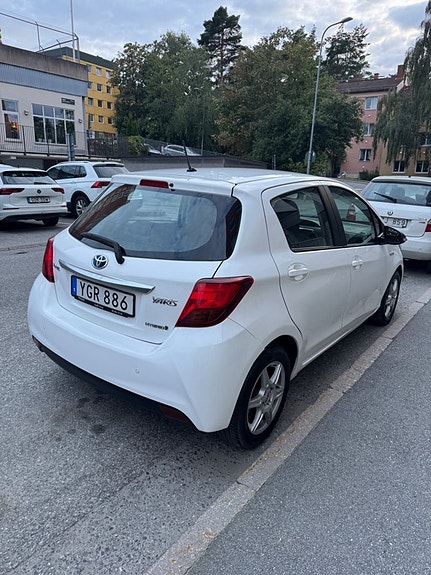 Toyota Yaris 18 of 22