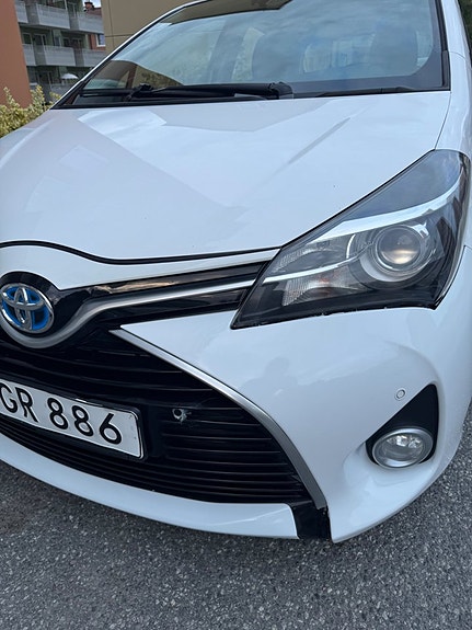Toyota Yaris 20 of 22