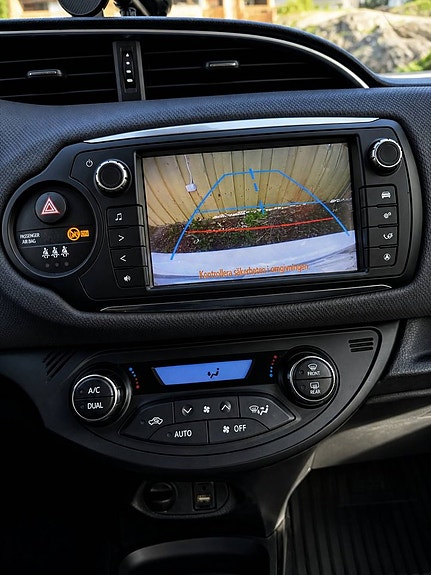 Toyota Yaris 4 of 22