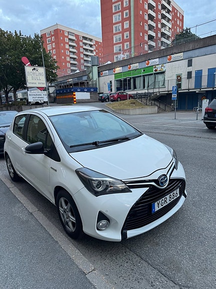 Toyota Yaris 17 of 22