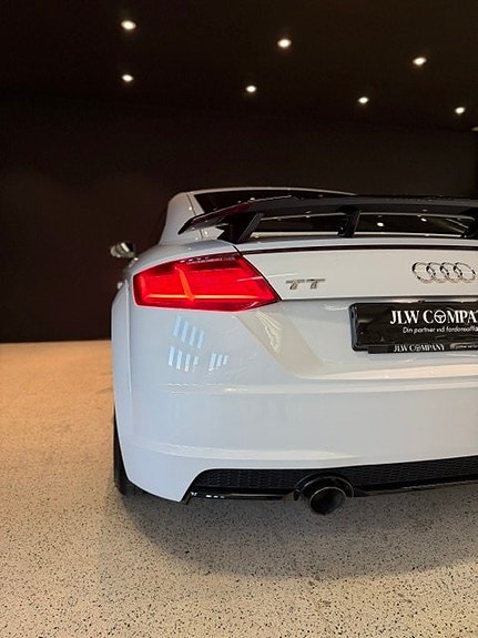 Audi TT 9 of 17