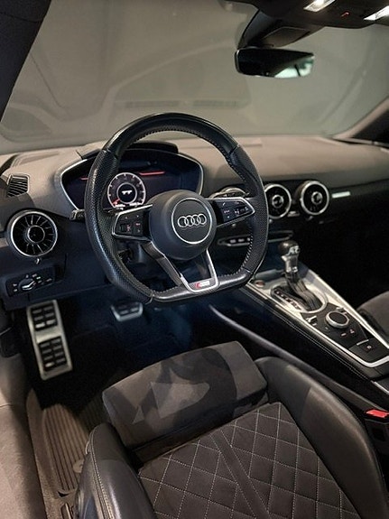Audi TT 12 of 17