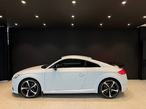 Audi TT 3 of 5