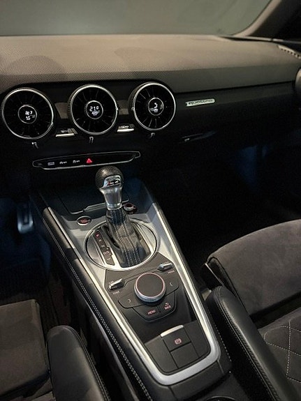 Audi TT 13 of 17