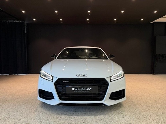Audi TT 2 of 5