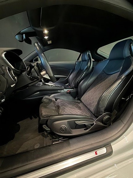 Audi TT 11 of 17