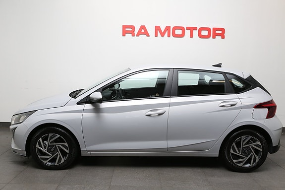 Hyundai i20 2 of 5