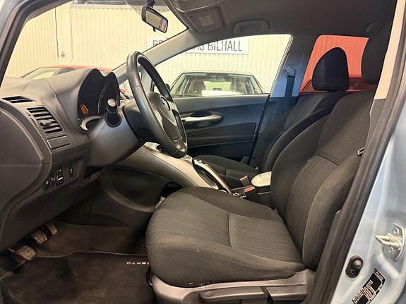 Toyota Auris 3 of 10