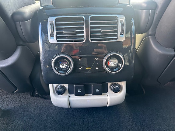 Land Rover Range Rover 21 of 27