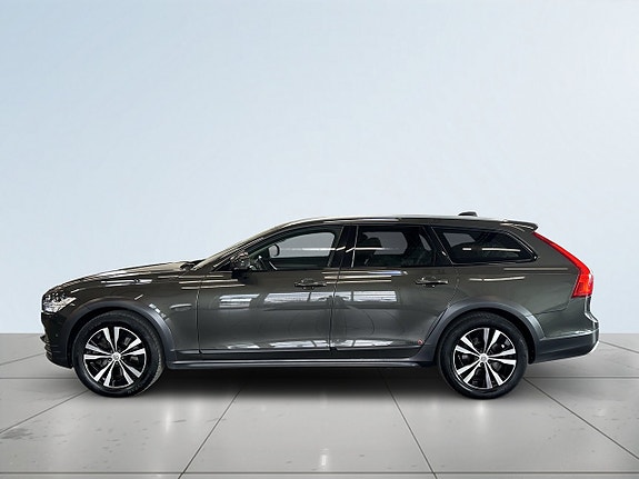 Volvo V90 Cross Country 4 of 5