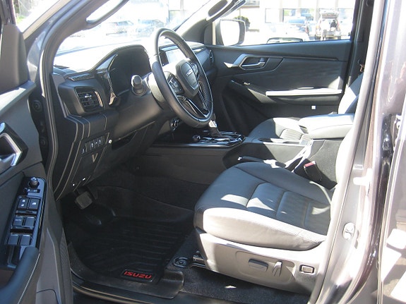 Isuzu D-max 9 of 15