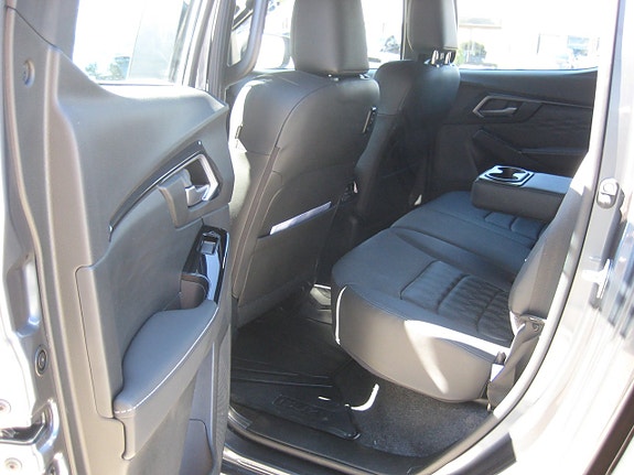 Isuzu D-max 11 of 15