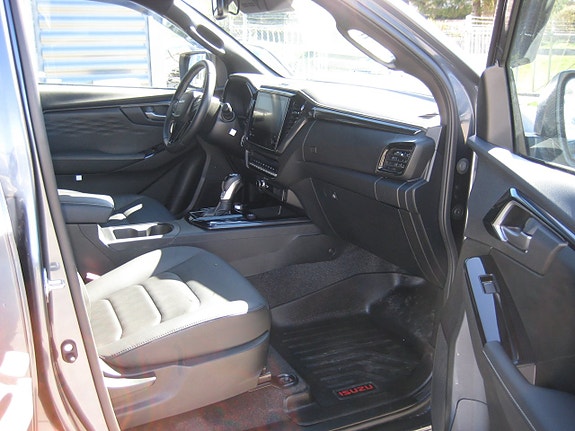 Isuzu D-max 8 of 15