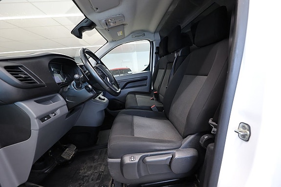 Opel Vivaro 12 of 16