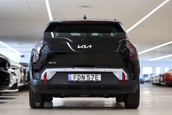Kia EV3 8 of 19