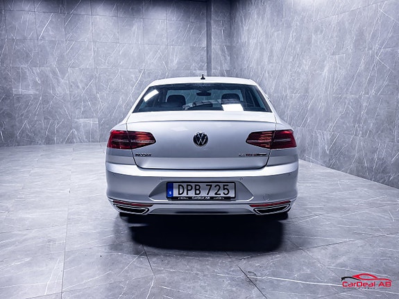 Volkswagen Passat 6 of 27