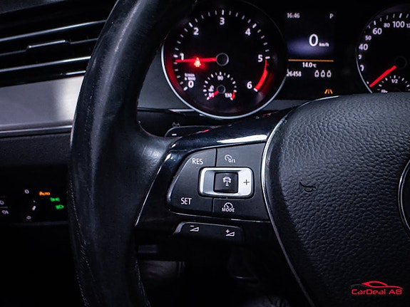 Volkswagen Passat 18 of 27