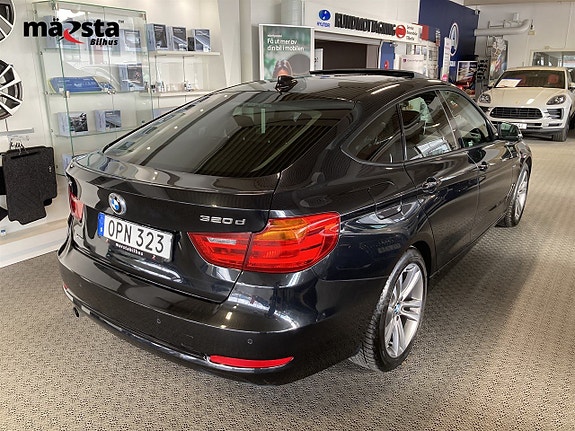 BMW 320 3 of 5
